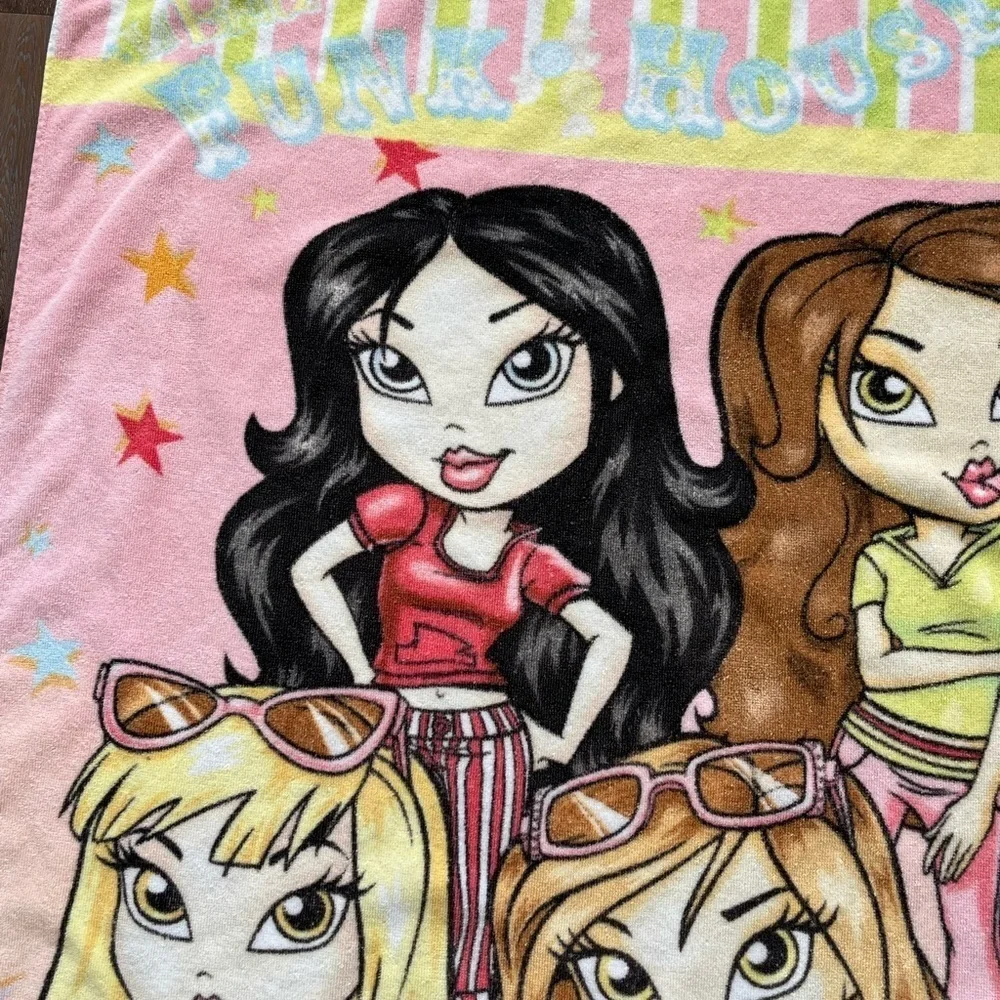Vintage Y2K LIL BRATZ Funk House Beach Towel Great Condition